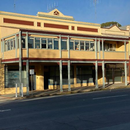 Yass Central Bed & Breakfast ภายนอก รูปภาพ